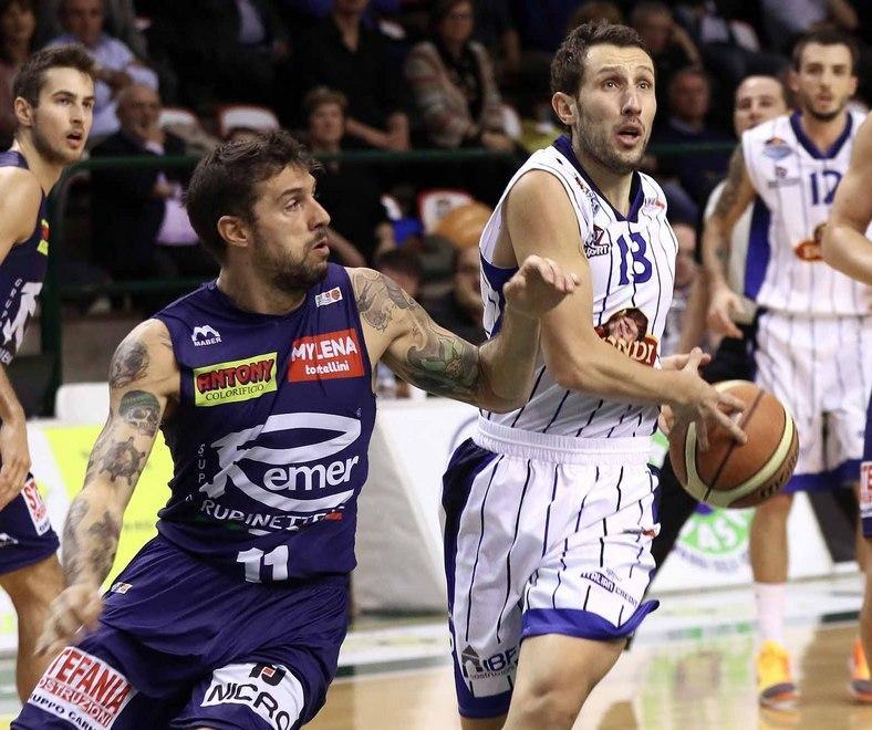Bondi-Recanati Una sfida tra team ammalati 