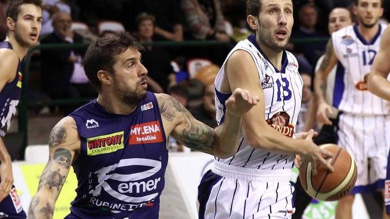 Bondi-Recanati Una sfida tra team ammalati