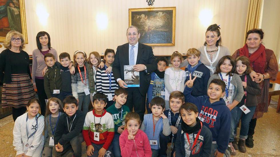 Bimbi modenesi invadono il Palazzo