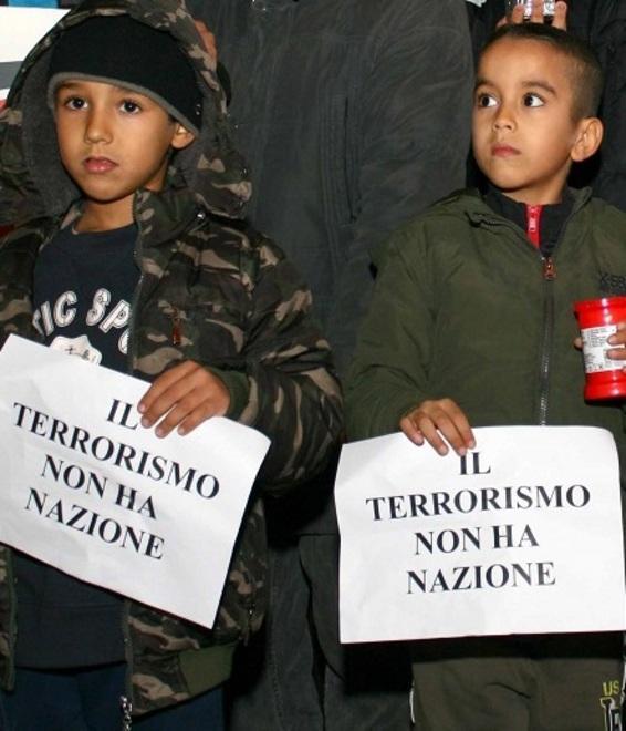 Le voci nel corteo di Cento 