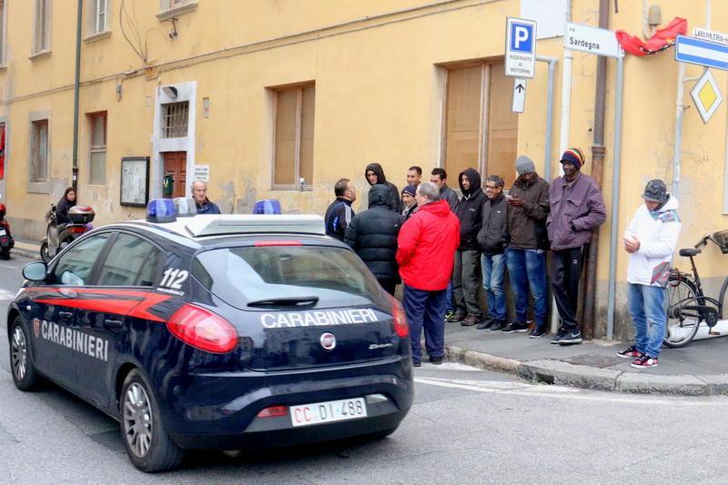 Famiglie sfrattate occupano la ex Circoscrizione 3