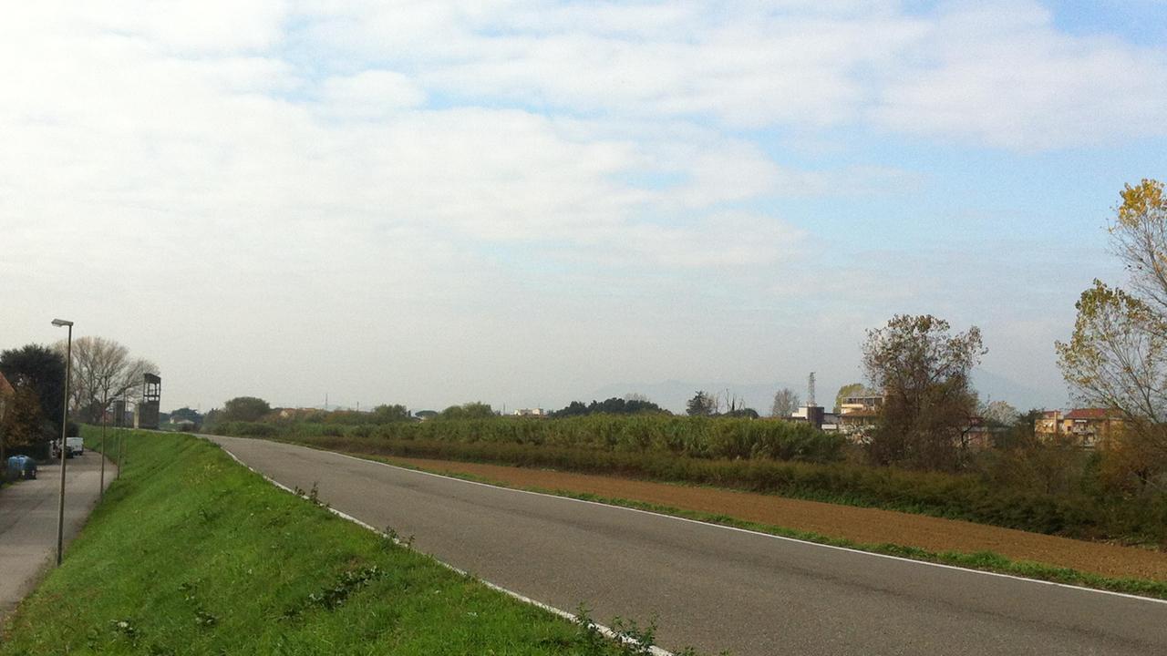 Un tratto di via Arginale a San Donato di San Miniato