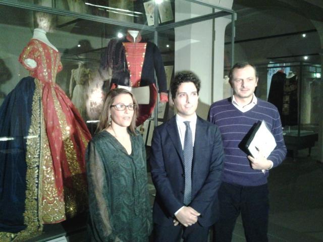 Da sinistra la curatrice della mostra Daniela Degli Innocenti, il presidente del Museo Francesco Marini e il direttore Filippo Guarini