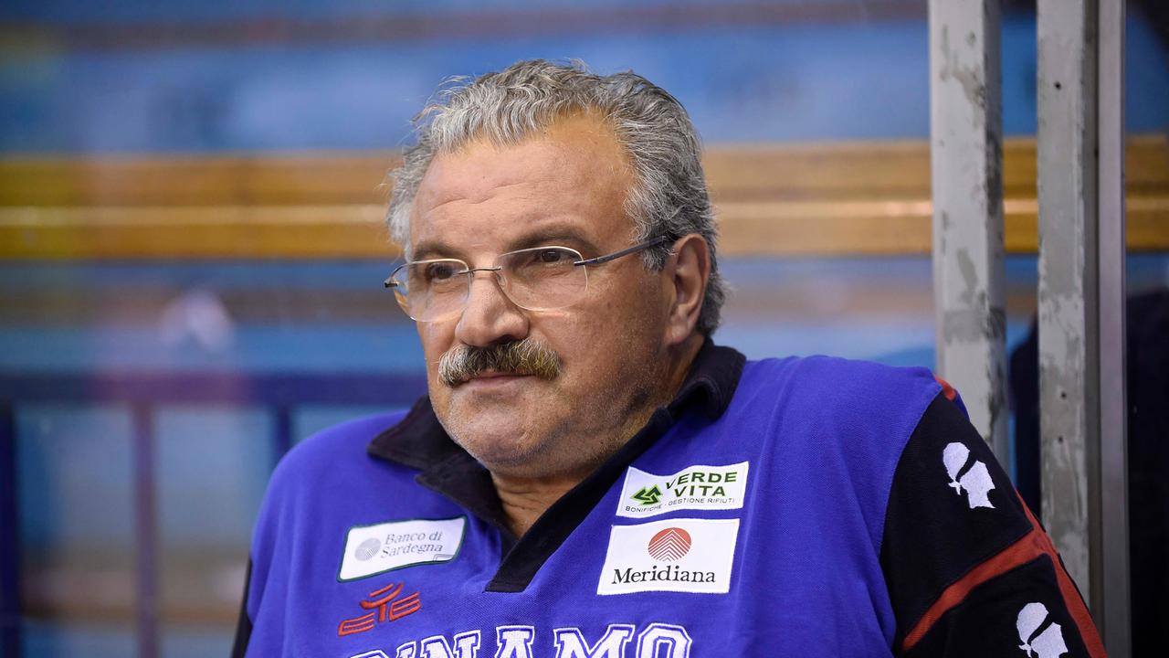 Sassari esonera Sacchetti, il coach che ha strappato lo scudetto a Reggio Emilia