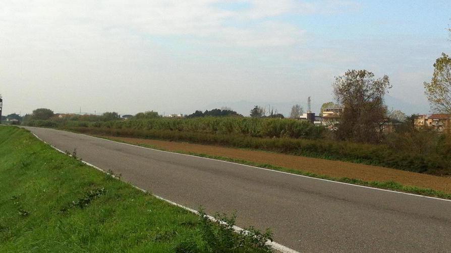 In via Arginale i pedoni sono... invisibili