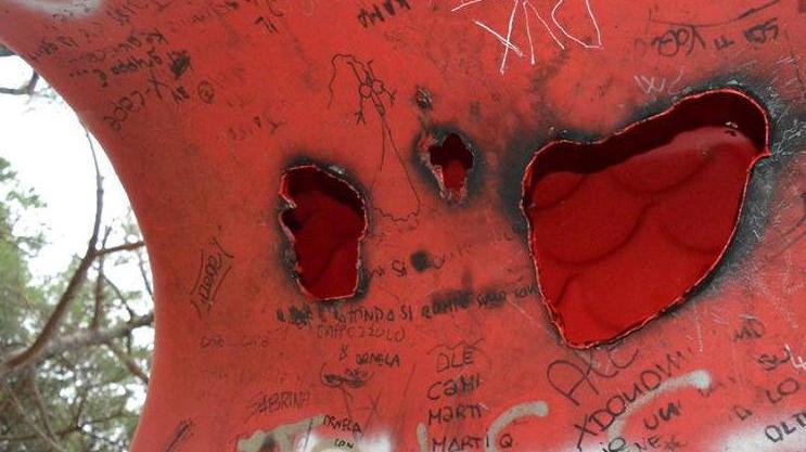 Parco giochi degradato I lavori sono in ritardo