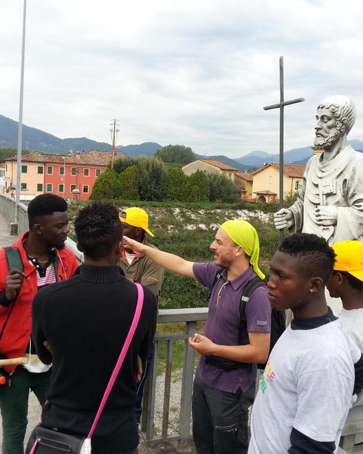Si cercano altre strutture per ospitare i profughi
