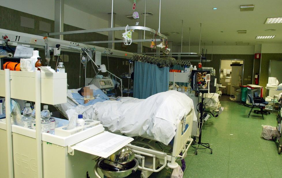 Adele assistita dai fisiatri dell’ospedale 