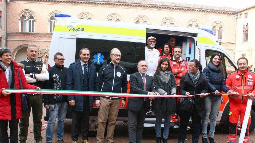 L’ambulanza per trasportare i bambini malati di tumore