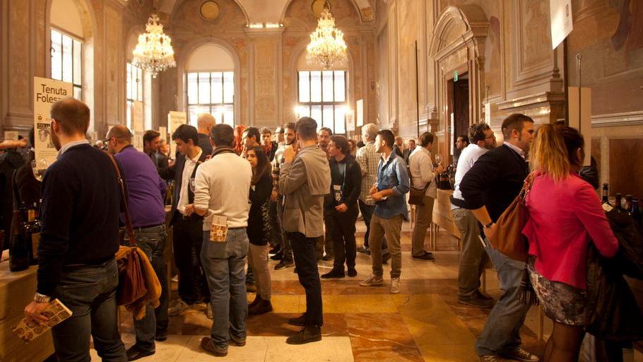 Undici cantine reggiane a Bologna
