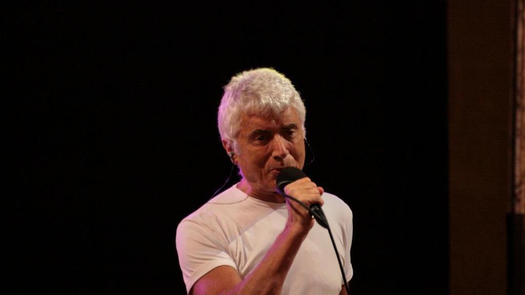 Don Backy durante un concerto