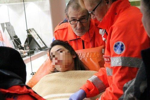 La commessa soccorsa e trasportata in ospedale