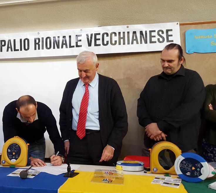 Un defibrillatore installato in ogni scuola del territorio 