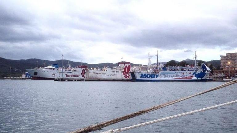 Traghetti in tilt per il libeccio a 100 chilometri orari