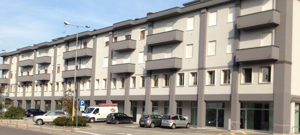 Palazzo Ariete riapre oggi per 30 famiglie e 7 negozi 