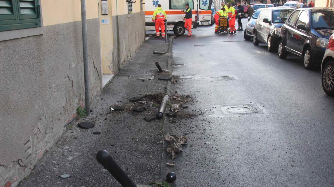 Via del Vigna dopo l'incidente (foto Vincenzoni)
