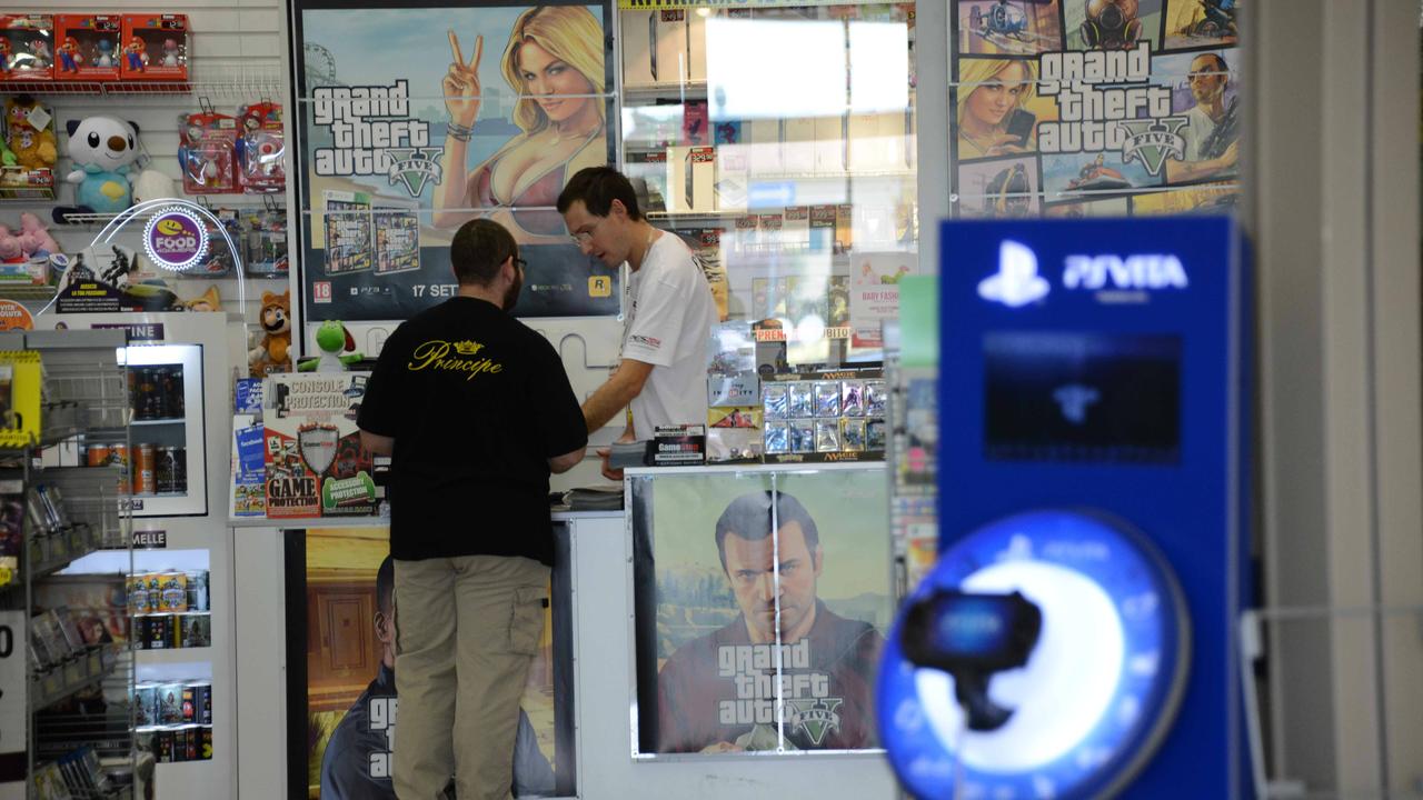 Un negozio di videogames (foto d'archivio)