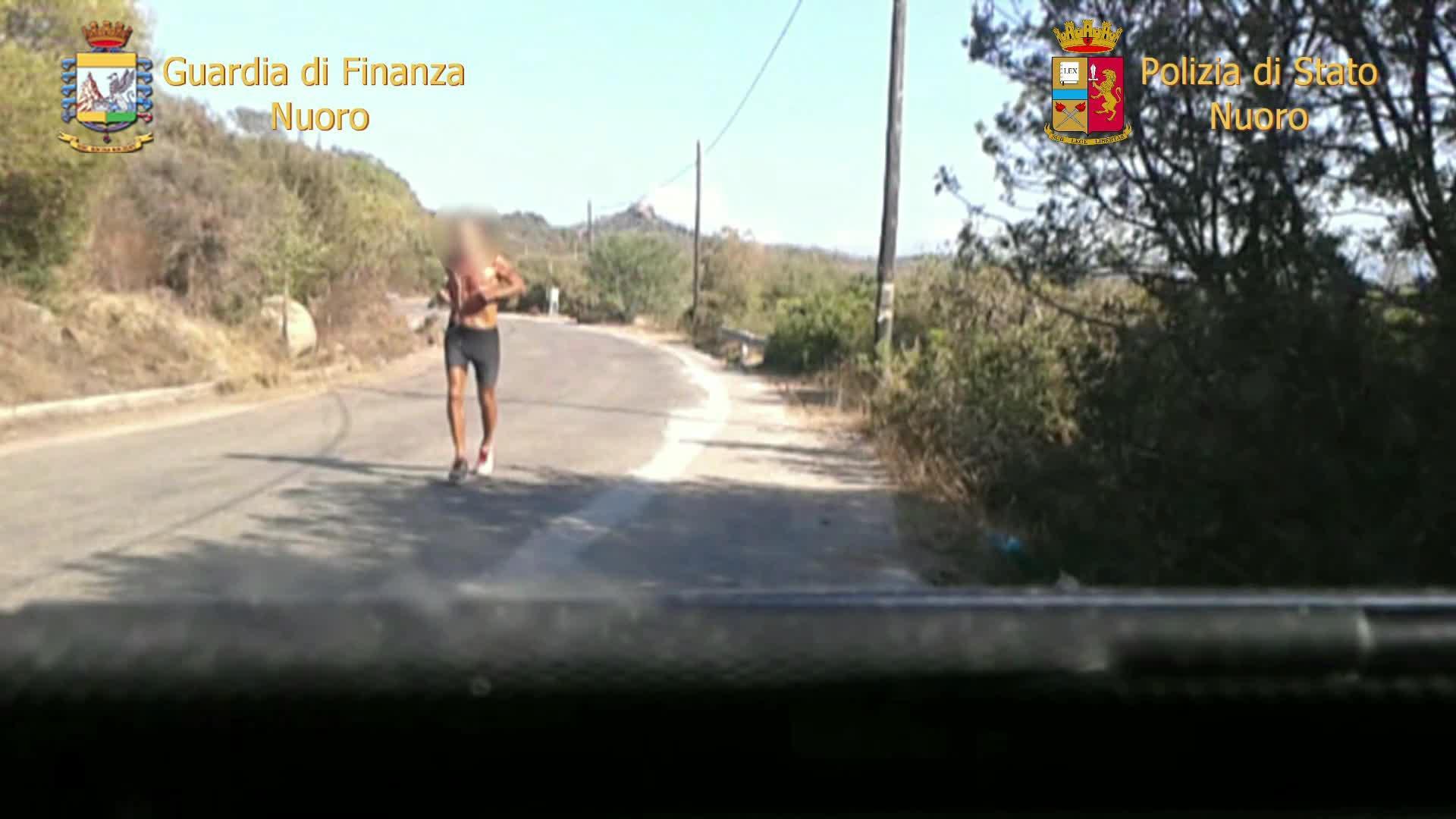 Cinque falsi ciechi scoperti dalla Finanza, tra loro anche un maratoneta 