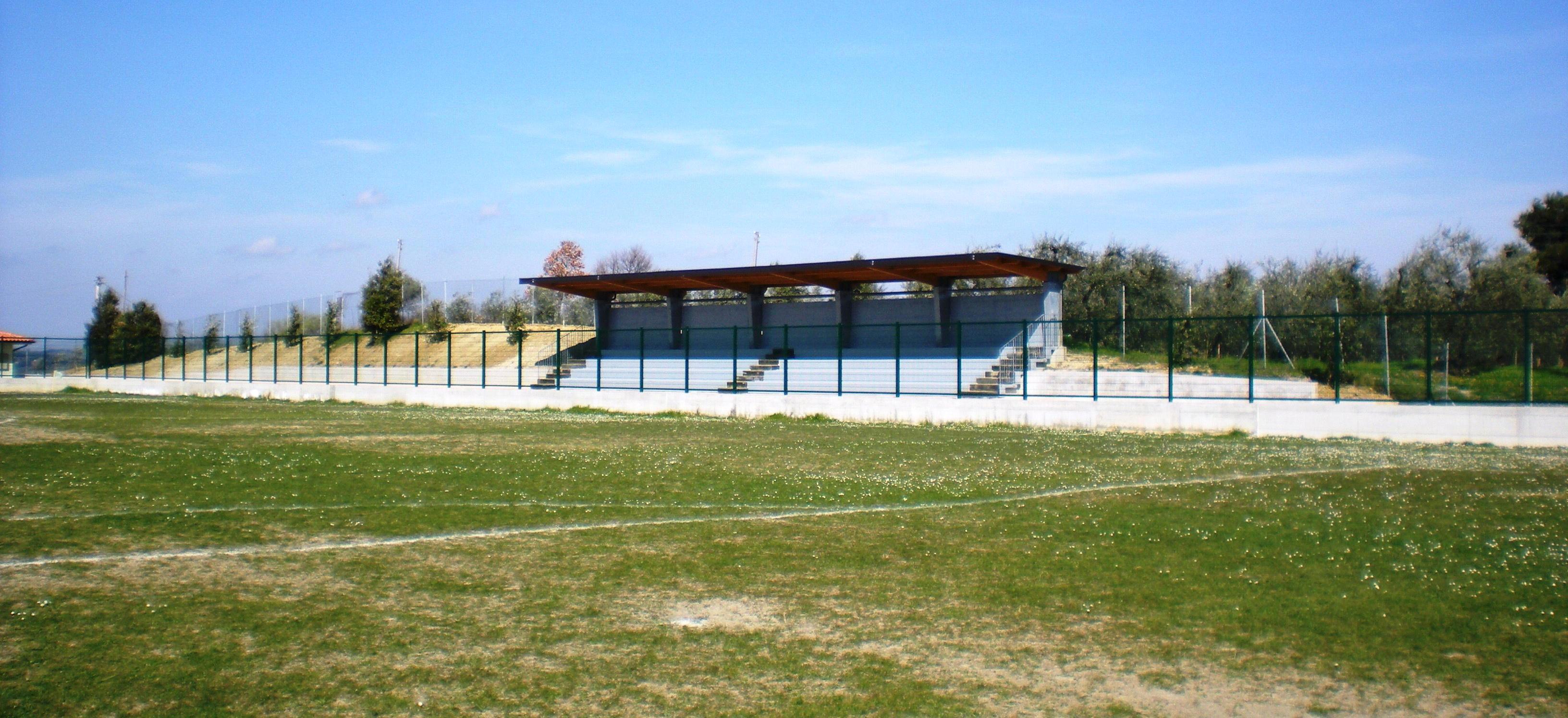 Il campo sportivo a Fabbrica di Peccioli