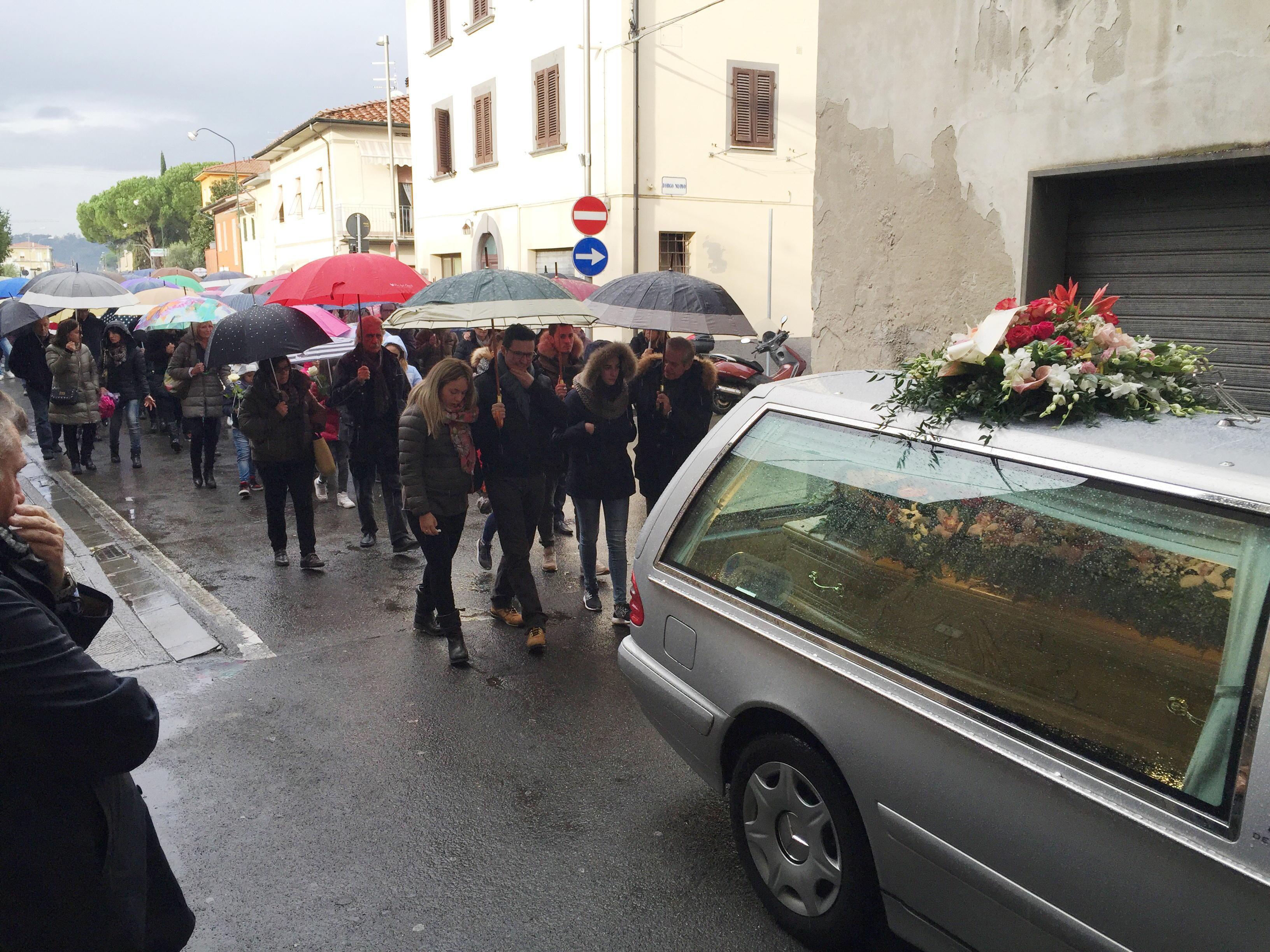 Un momento dei funerali di Rosetta Pagni (Foto di Franco Silvi)