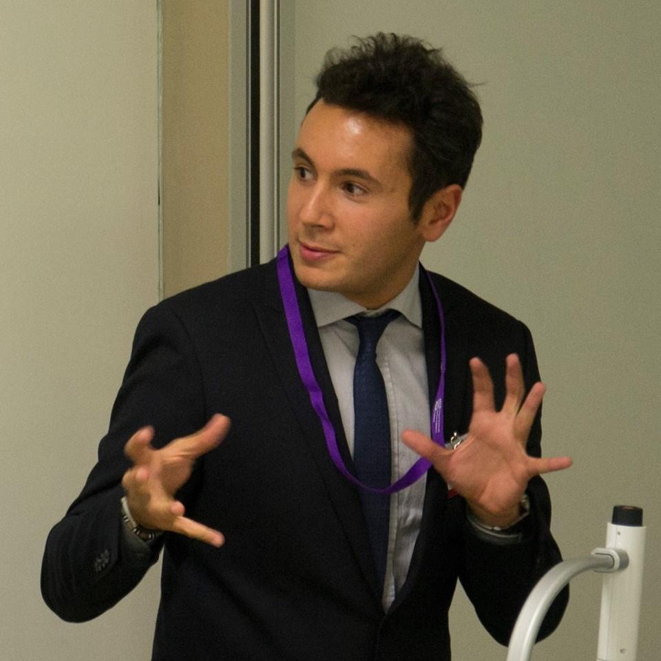 Lo smartphone lo comandi con gli occhi