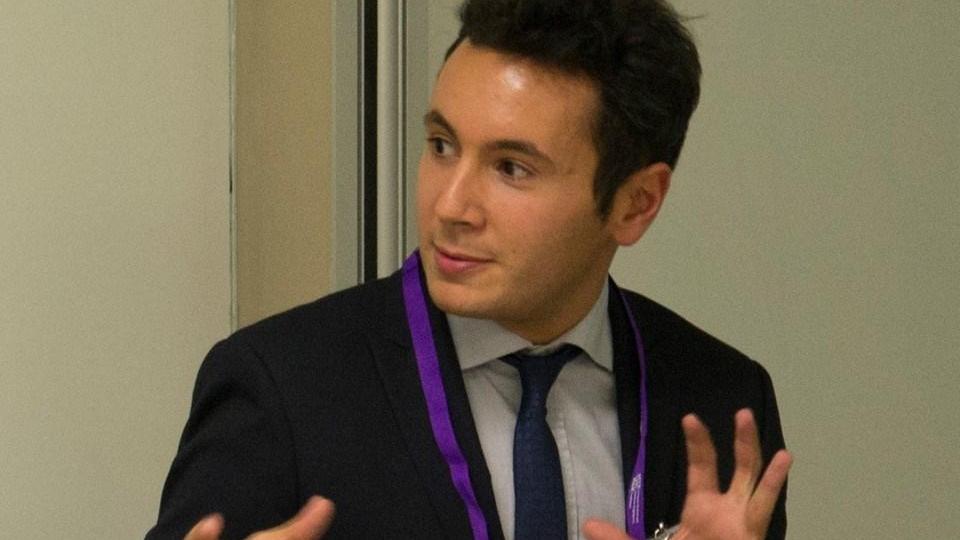 Lo smartphone lo comandi con gli occhi