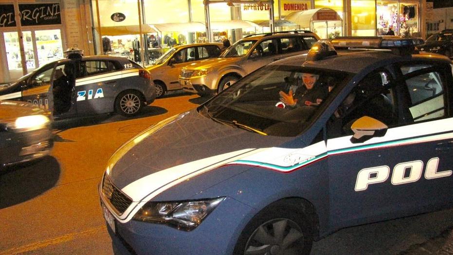 Armati di mitra rapinano la gioielleria della Cittadella