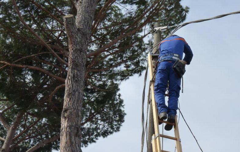 Famiglie al freddo e al buio per 20 ore 