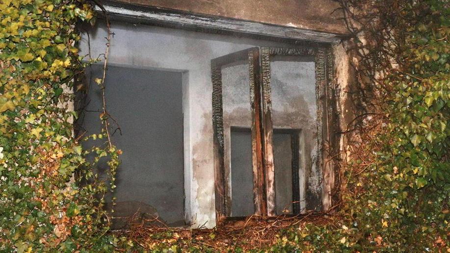 Dal rogo nell’ex fabbrica spunta un “albergo” abusivo