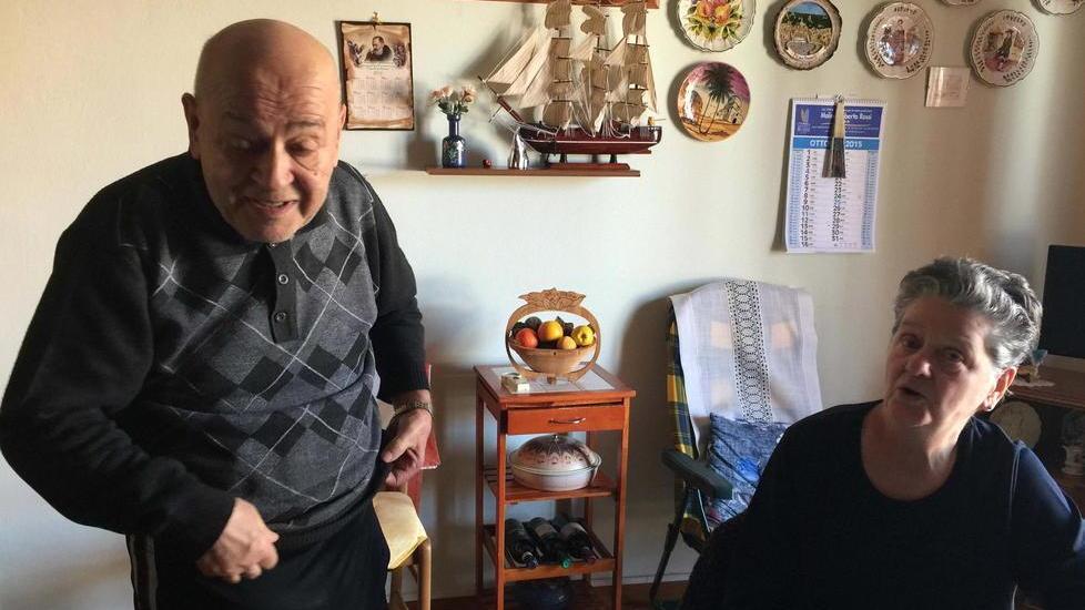 Le svaligiano la casa pochi giorni dopo che ha partorito