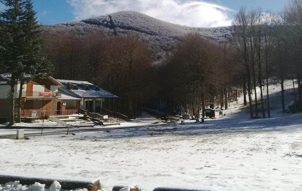 Arriva la prima neve sulla vetta dell’Amiata 
