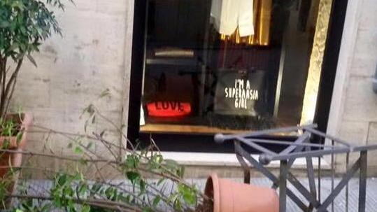 Scoppia la rissa davanti ai ristoranti