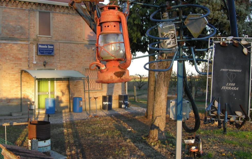 I ladri riescono a scardinare il portello della cassaforte 