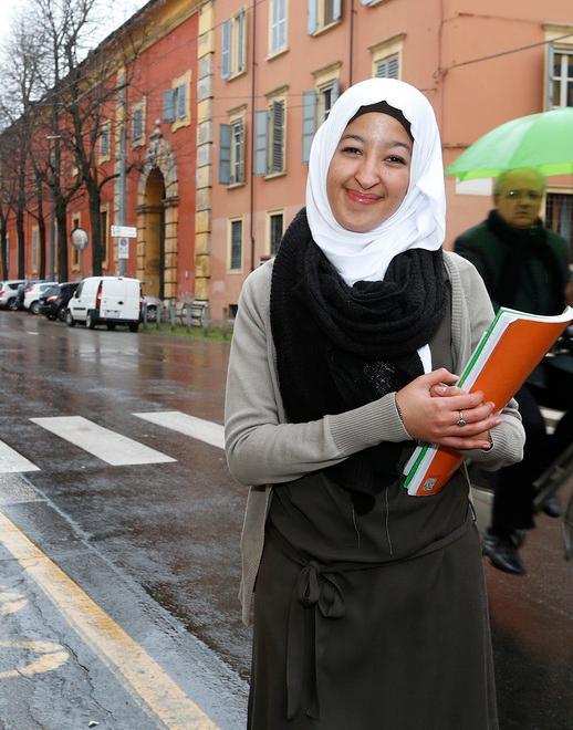 Chaima Fatihi, studentessa a Modena, spiega la sua invettiva «Terroristi, siate maledetti» 