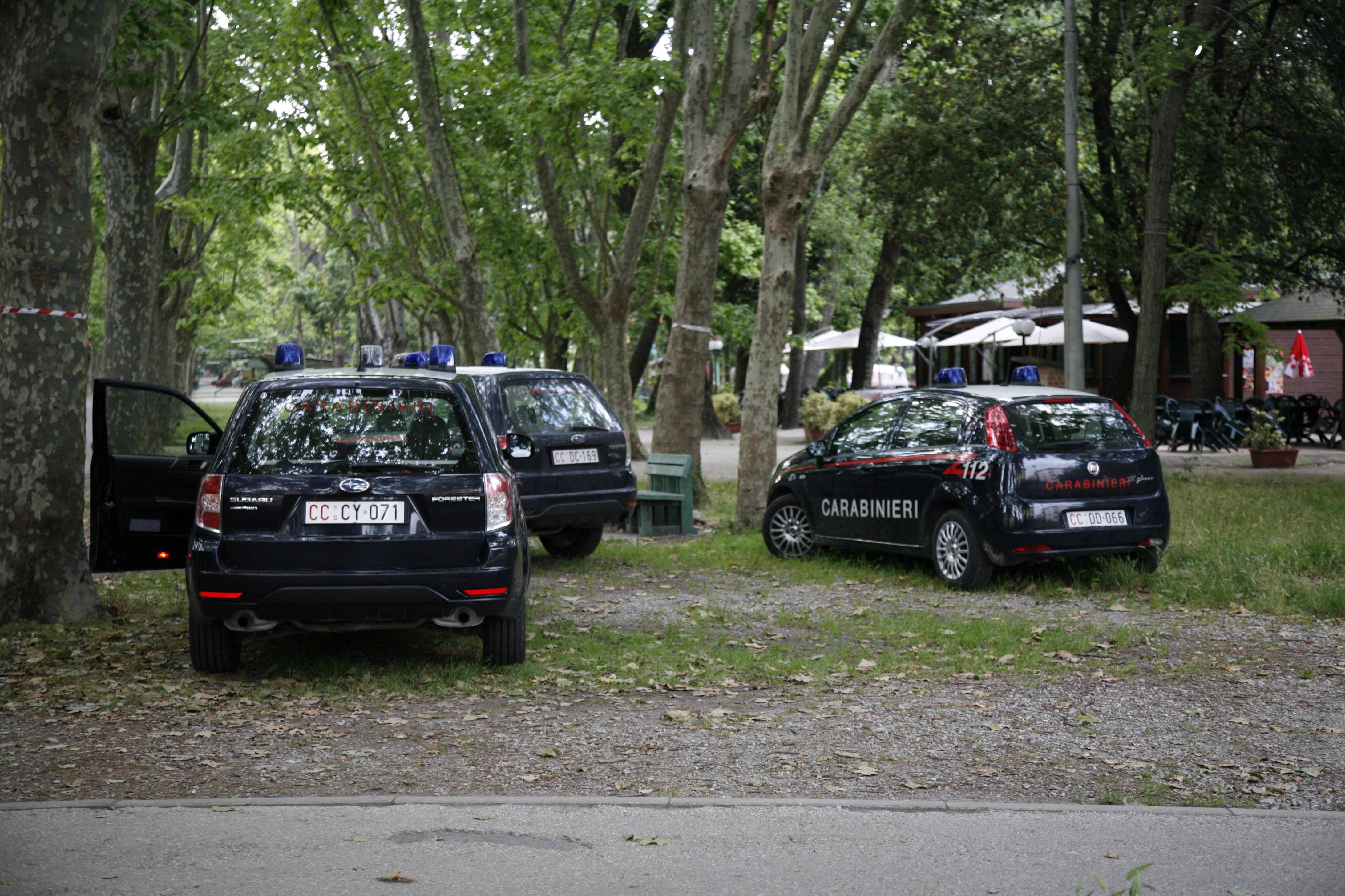 Carabinieri in Pineta di Ponente a Viareggio durante un controllo