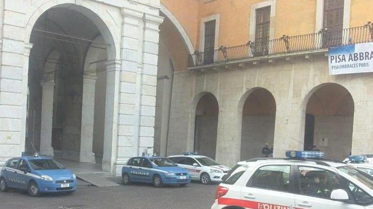 L’occupazione stavolta è... delle divise