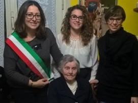 Nonna Adele compie 100 anni Festa con la sindaca Carletti