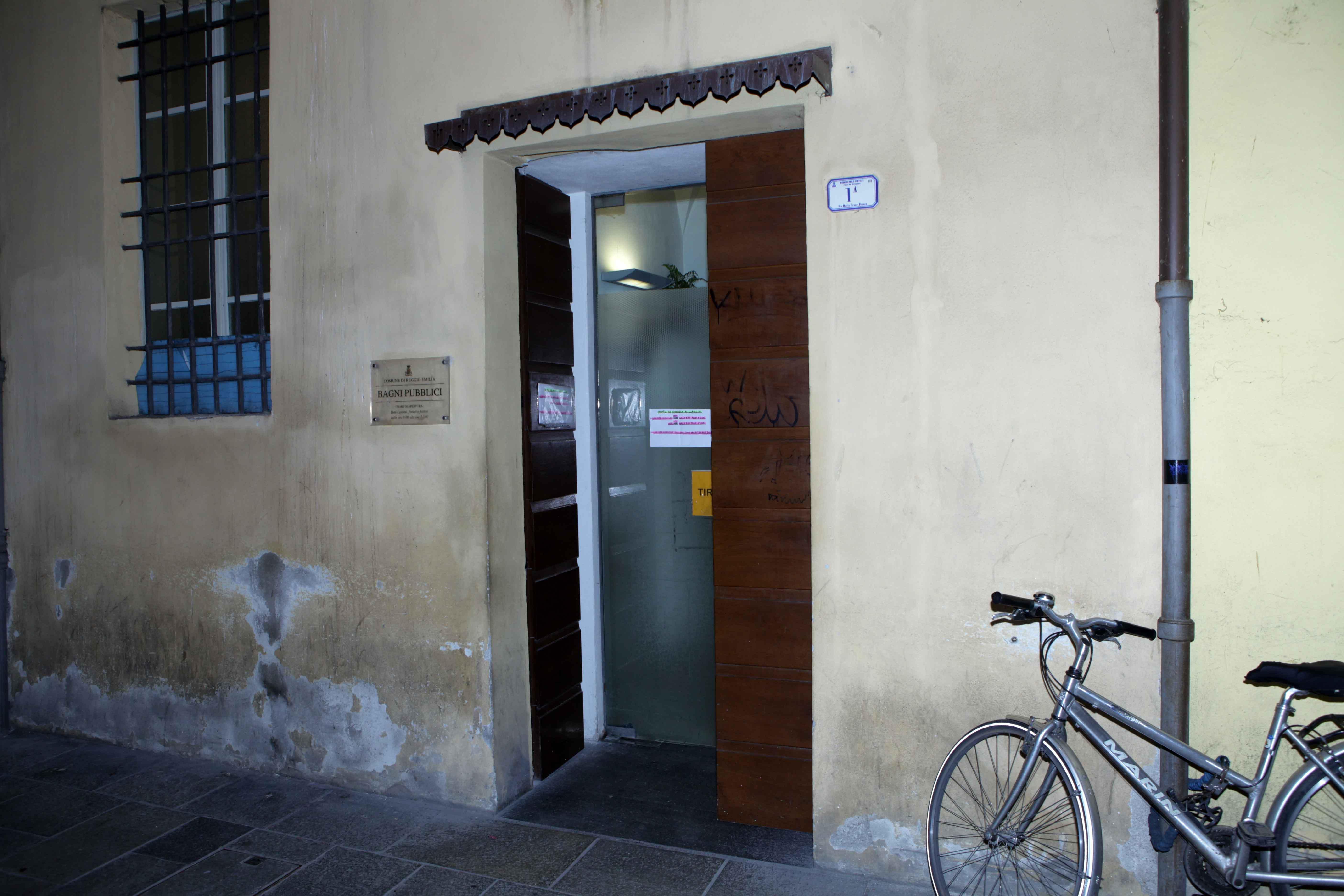 Reggio resta senza bagni pubblici