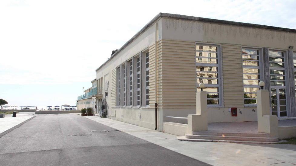 Centro congressi, offerta base 120.000 euro