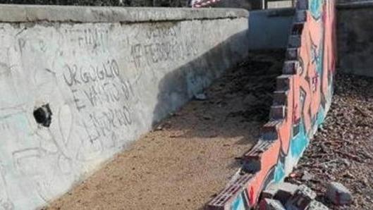 «E’ stata la mareggiata a distruggere la discesa»