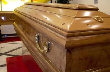 Eredi e legatari, chi deve pagare le spese del funerale?