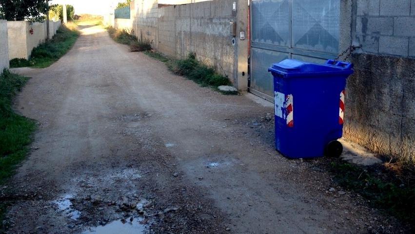 I residenti: «Da anni senza fogne e al buio Dov’è il Comune?»