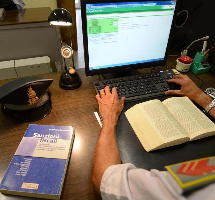 Denunciati dalla Finanza due consulenti finanziari 