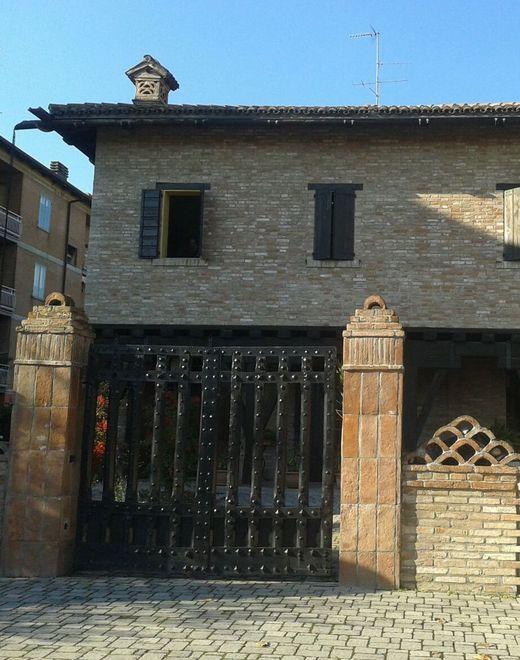 Narcotizzata in casa e derubata di tutto da finti addetti gas 