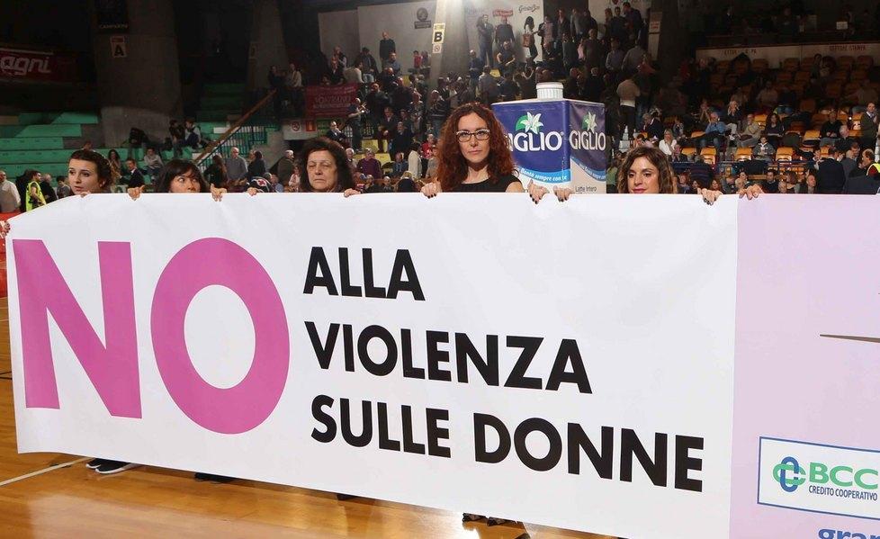 In campo contro la violenza alle donne 