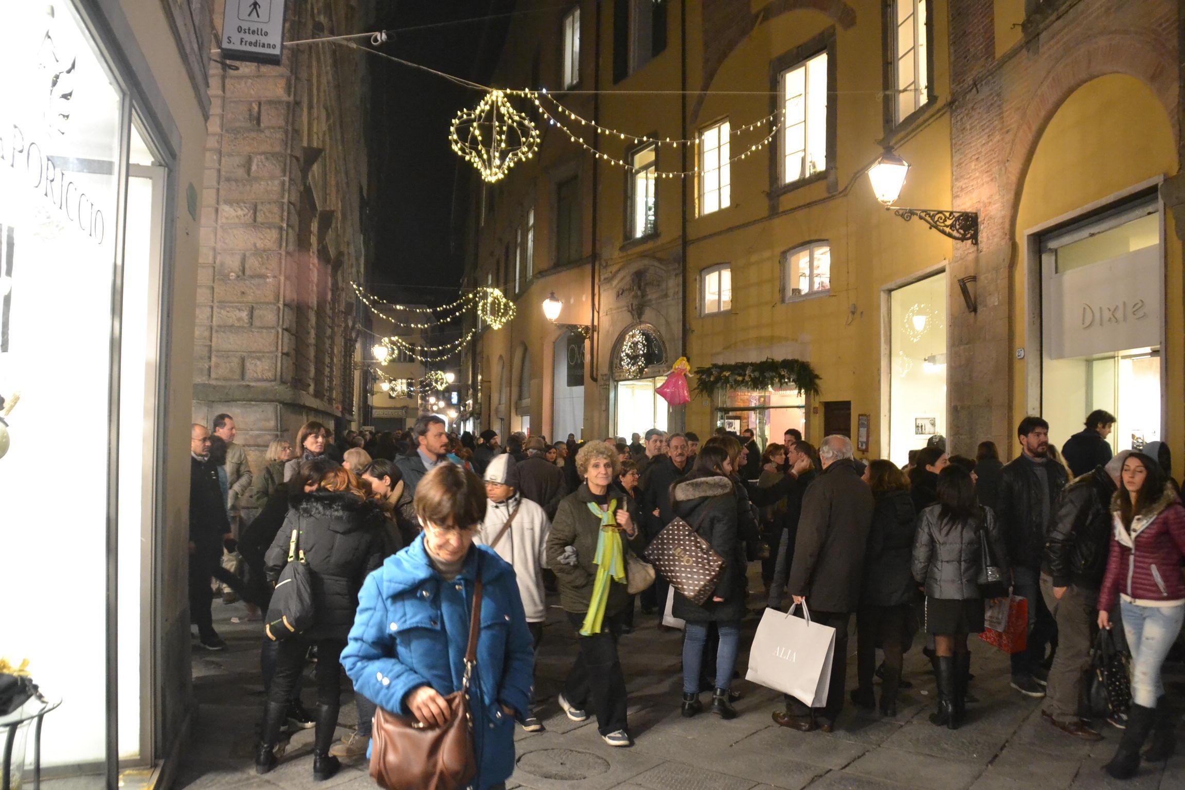 Shopping in centro a Lucca