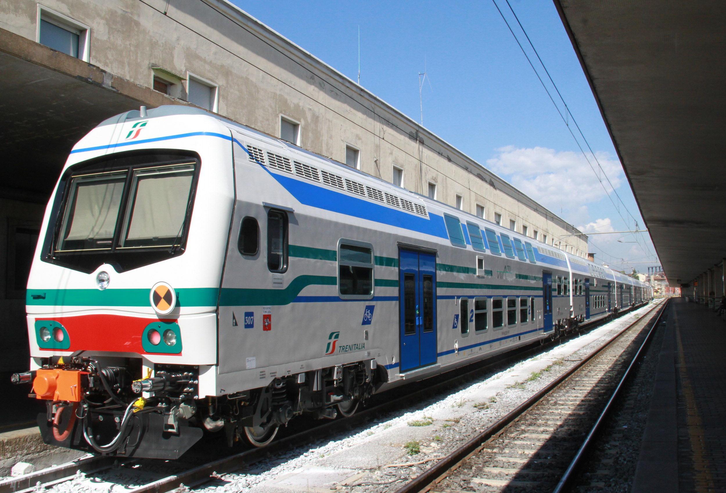 Un treno della Pisa-Firenze