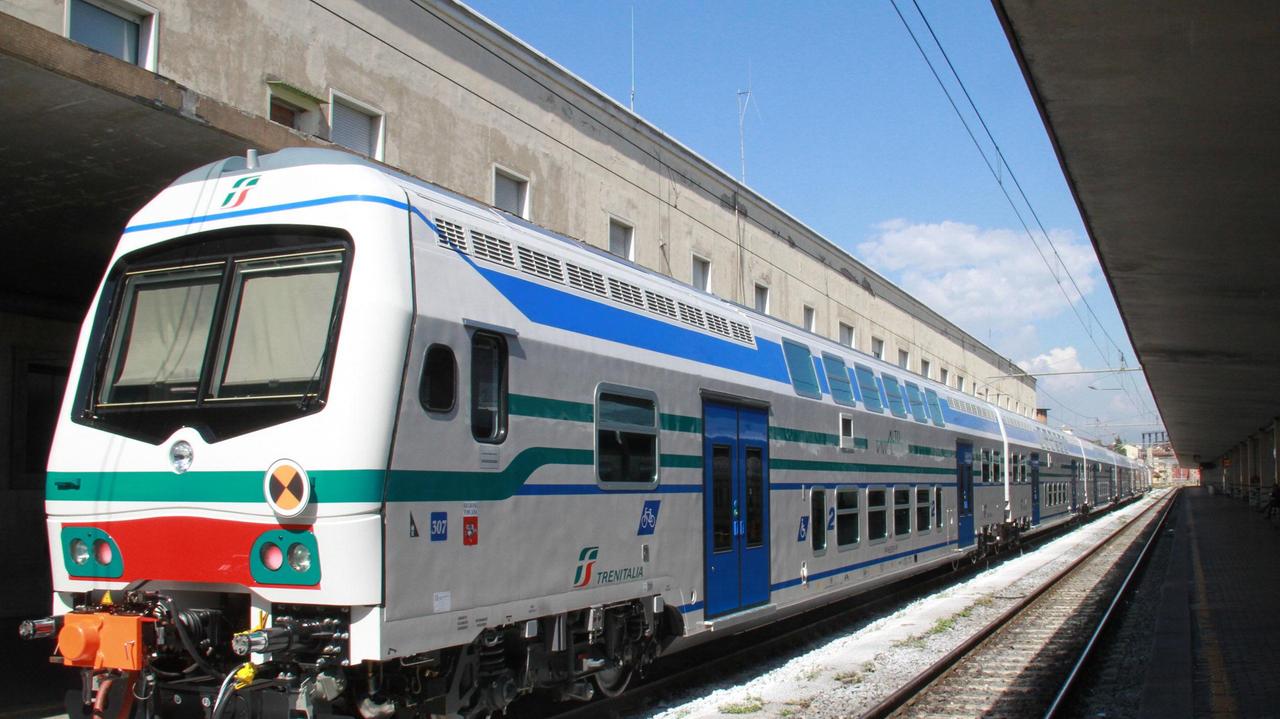 Un treno della Pisa-Firenze