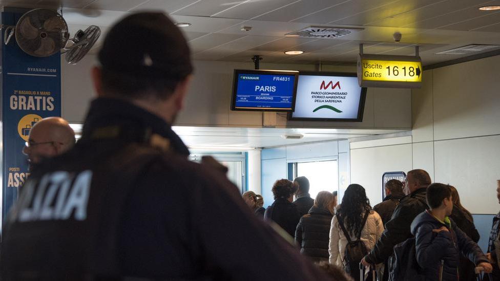 Terrorismo, controlli in aeroporto