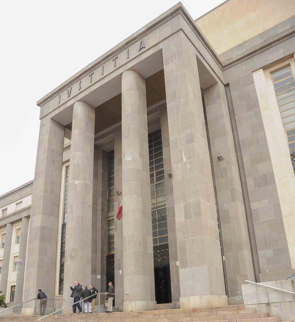 Appellativi omofobi esposto della dipendente 